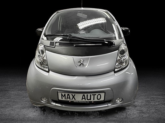 Peugeot iOn 2 of 5