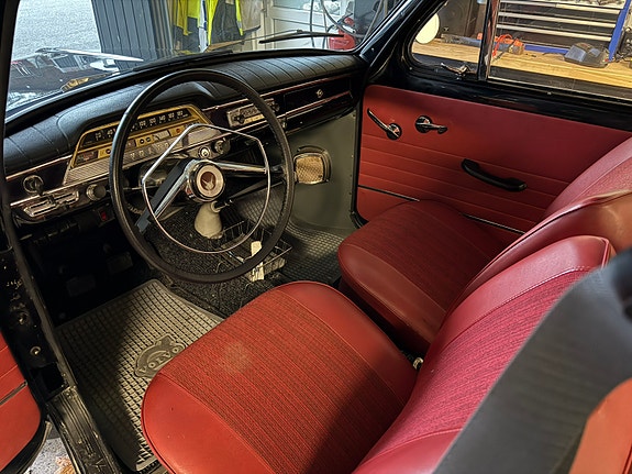 Volvo PV 3 of 24