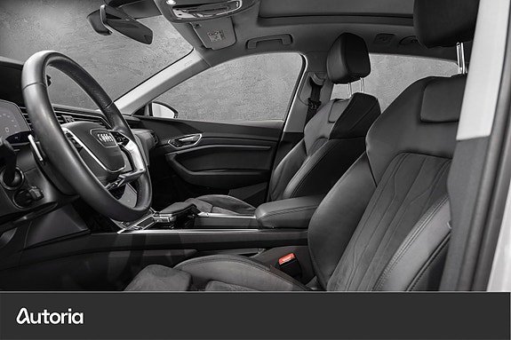 Audi e-tron 10 of 28