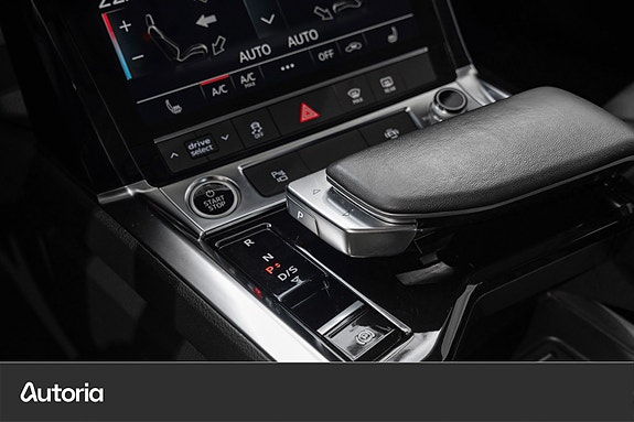 Audi e-tron 12 of 28