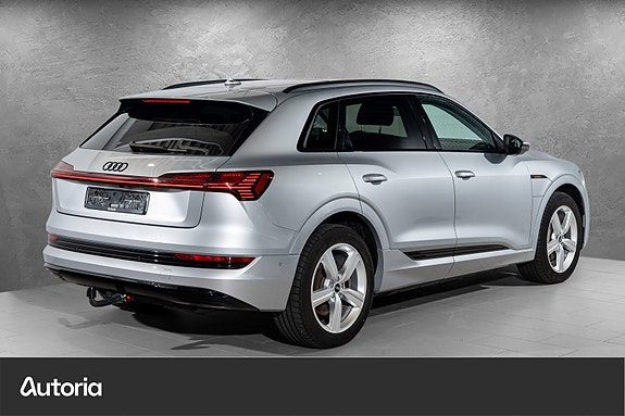 Audi e-tron 2 of 28