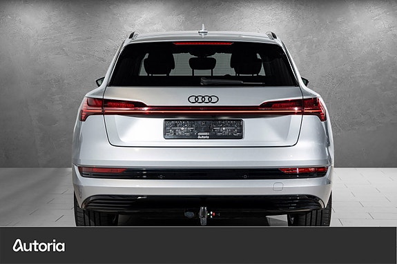 Audi e-tron 4 of 28