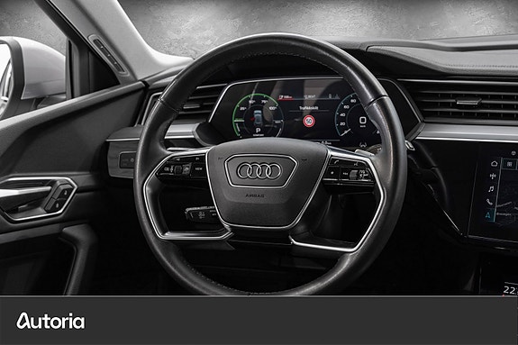 Audi e-tron 16 of 28