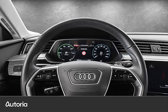 Audi e-tron 17 of 28