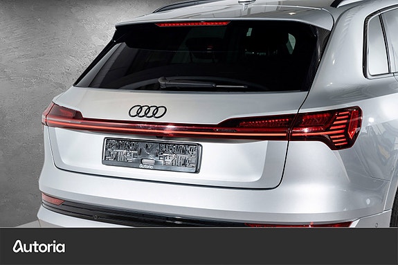 Audi e-tron 6 of 28