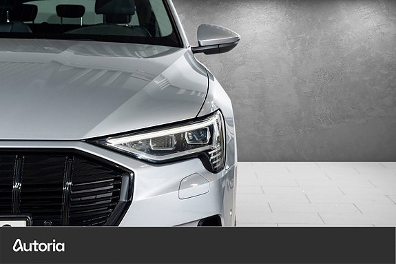 Audi e-tron 7 of 28