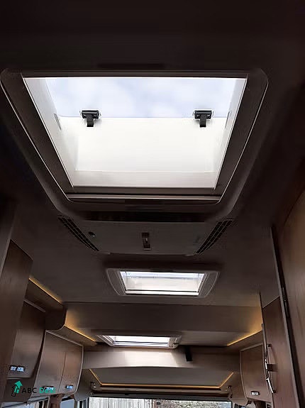 Frankia Platin MB2 QB | UTSTYRSBOMBE!! | 3.0/190hk/RWD | Hydr.st.ben | Alde+AC | QB+senkeseng | H.feste | Solc+Inverter | Utv.dusj | Skinn | 24 of 30