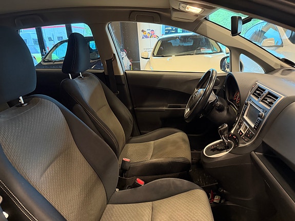 Toyota Verso-S 12 of 21