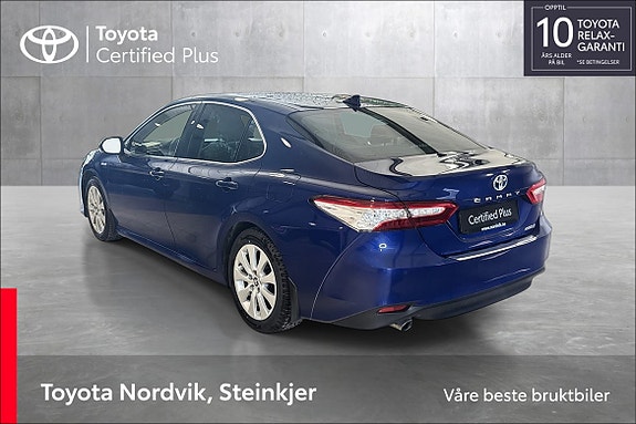 Toyota Camry 3 of 5