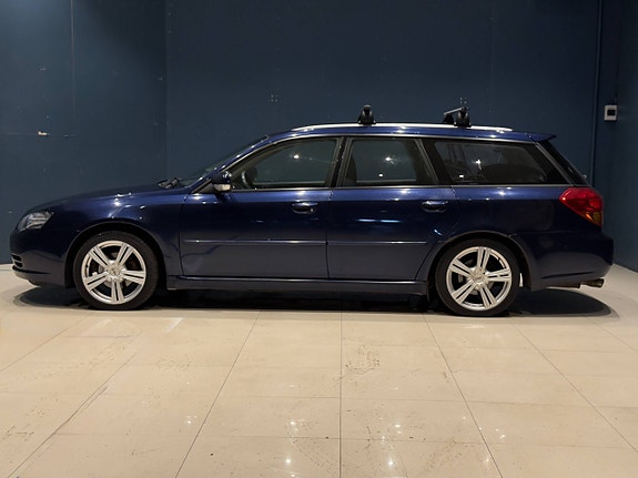 Subaru Legacy 4 of 5