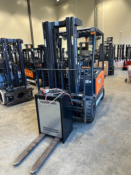 Doosan brukt 2.5T elektrisk truck 5 of 5