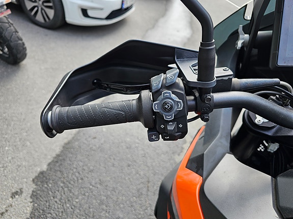 KTM 1290 Super Adventure S 7 of 9