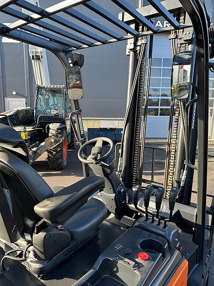 Doosan pent brukt 3,5T elektrisk gaffeltruck. Kun 271 timer! 4 of 5