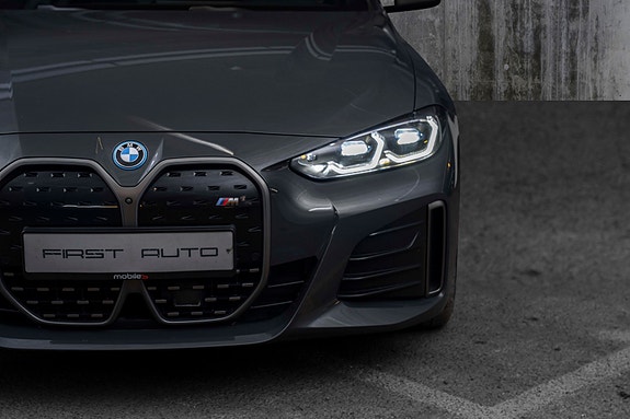 BMW i4 4 of 5