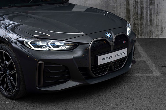BMW i4 2 of 5