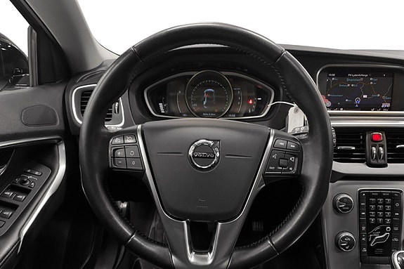 Volvo V40 Cross Country 9 of 13