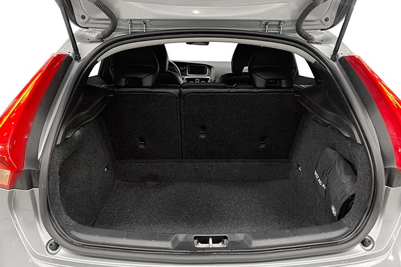 Volvo V40 Cross Country 5 of 13