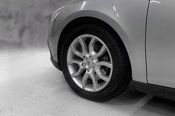 Volvo V40 Cross Country 13 of 13