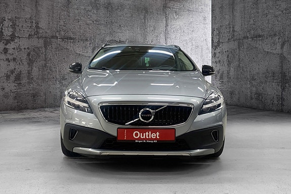 Volvo V40 Cross Country 6 of 13