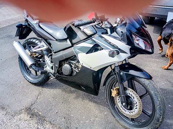 Honda CBR 125 R 3 of 5