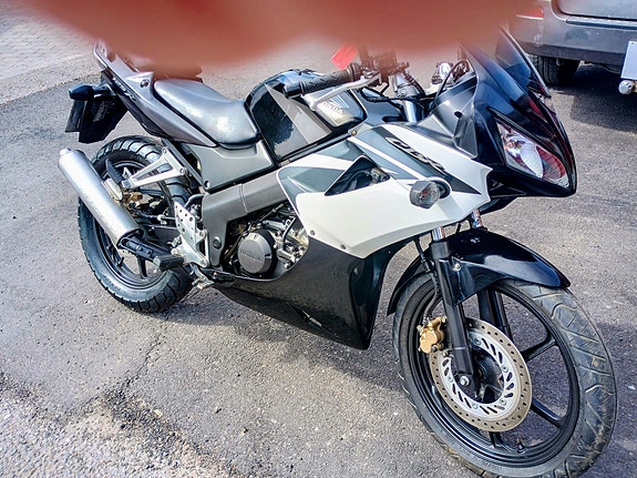 Honda CBR 125 R 2 of 5