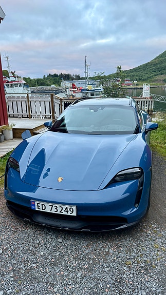 Porsche Taycan 16 of 30