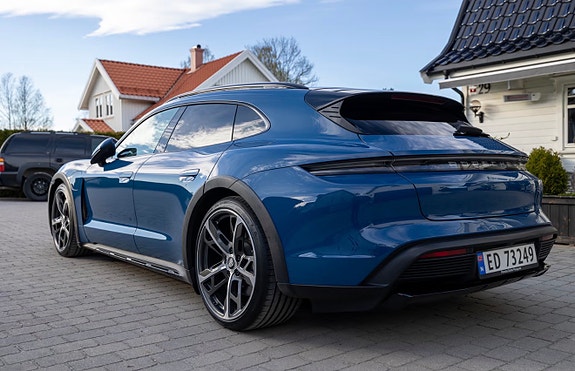 Porsche Taycan 7 of 30