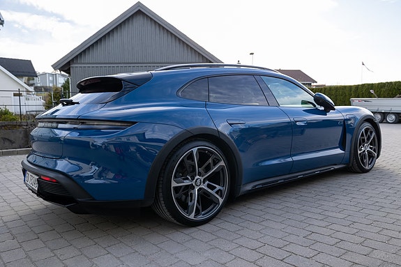 Porsche Taycan 4 of 30