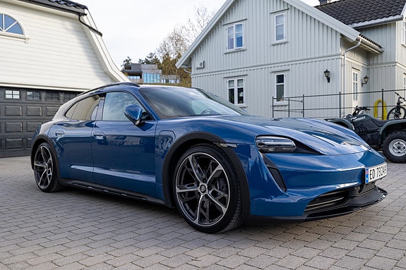Porsche Taycan 3 of 30