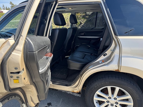 Suzuki Grand Vitara 18 of 27