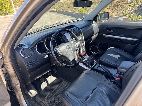Suzuki Grand Vitara 12 of 27