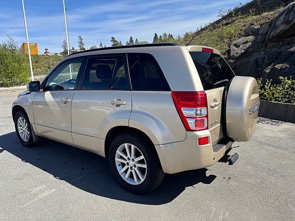 Suzuki Grand Vitara 7 of 27
