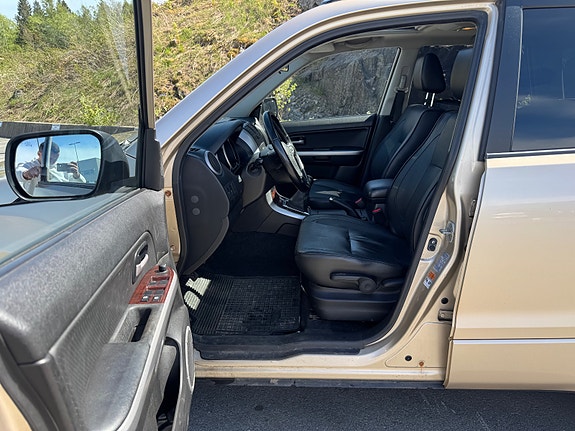Suzuki Grand Vitara 9 of 27