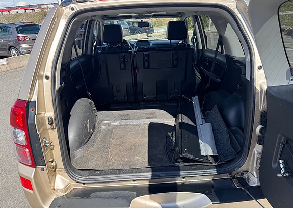 Suzuki Grand Vitara 22 of 27