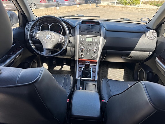 Suzuki Grand Vitara 11 of 27