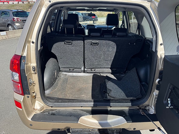Suzuki Grand Vitara 23 of 27