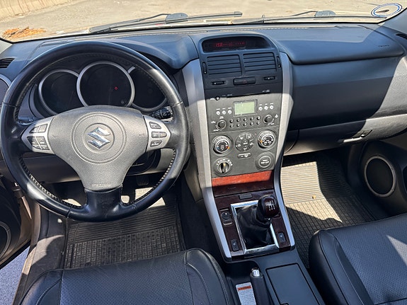 Suzuki Grand Vitara 15 of 27