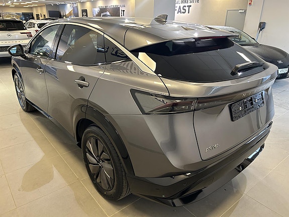 Nissan Ariya 4 of 8