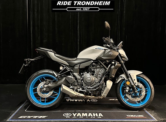 Yamaha MT 07 2 of 5