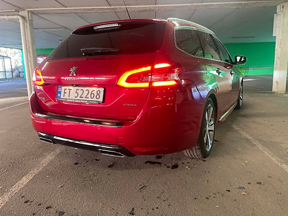 Peugeot 308 SW 3 of 5
