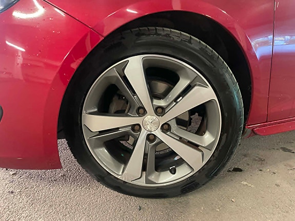 Peugeot 308 SW 5 of 5