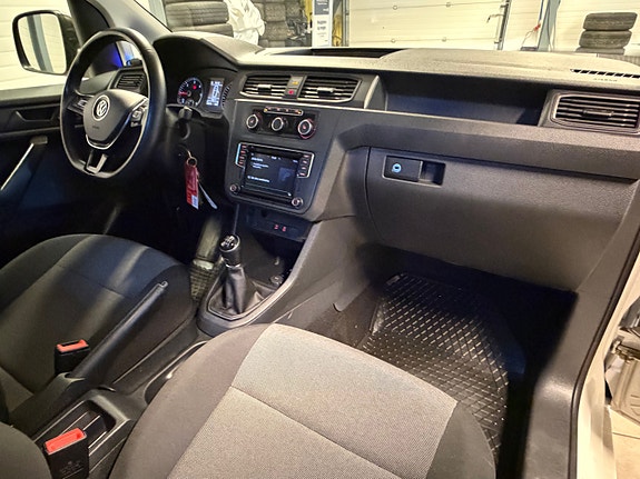 Volkswagen Caddy Maxi 25 of 27