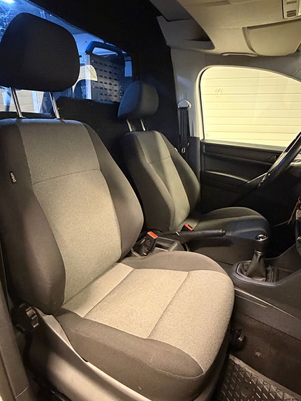 Volkswagen Caddy Maxi 24 of 27