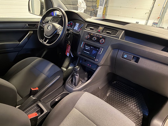 Volkswagen Caddy Maxi 26 of 27