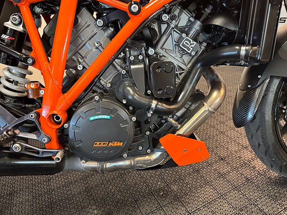 KTM 1290 Superduke R *** NYTT BAKDEKK * SERVICE/GARANTI *** 21 of 30