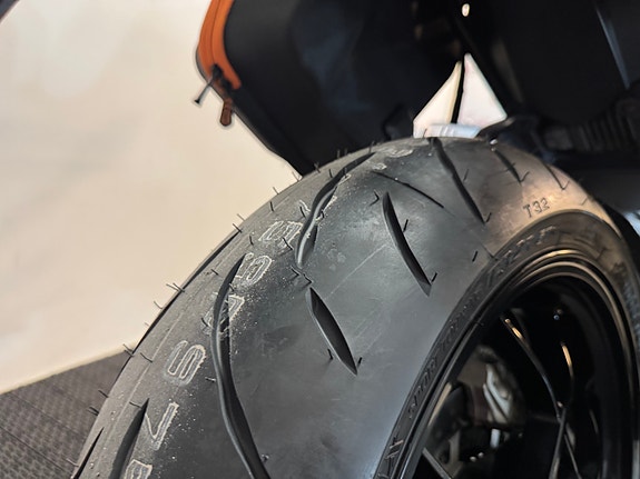 KTM 1290 Superduke R *** NYTT BAKDEKK * SERVICE/GARANTI *** 26 of 30