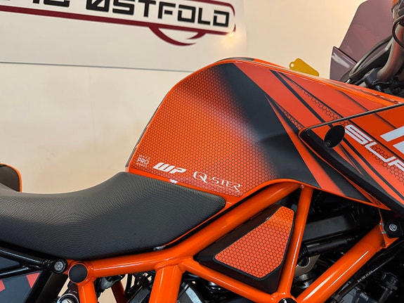 KTM 1290 Superduke R *** NYTT BAKDEKK * SERVICE/GARANTI *** 19 of 30