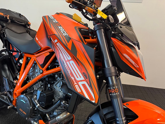 KTM 1290 Superduke R *** NYTT BAKDEKK * SERVICE/GARANTI *** 13 of 30