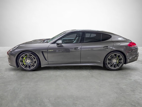 Porsche Panamera 2 of 5