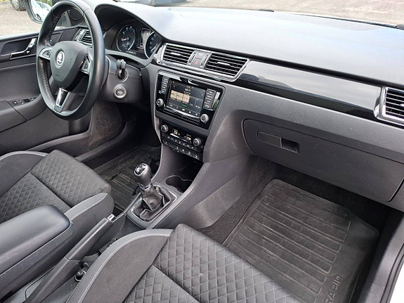 Skoda Rapid 14 of 23
